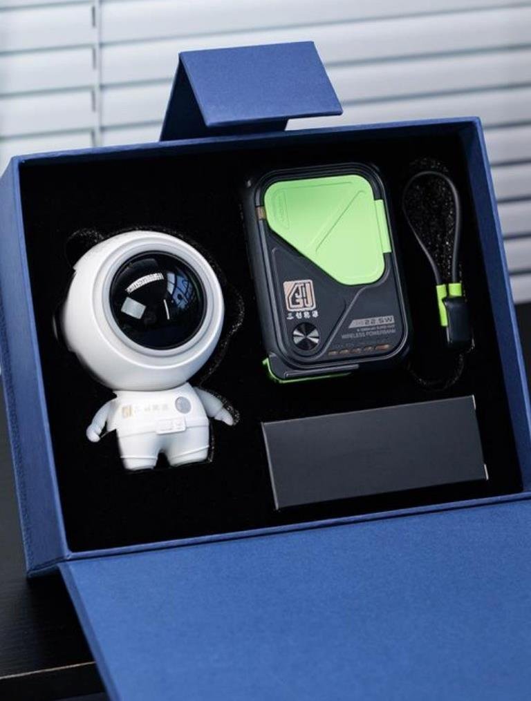Astronaut Mini Fan + Power Bank Gift Box Set