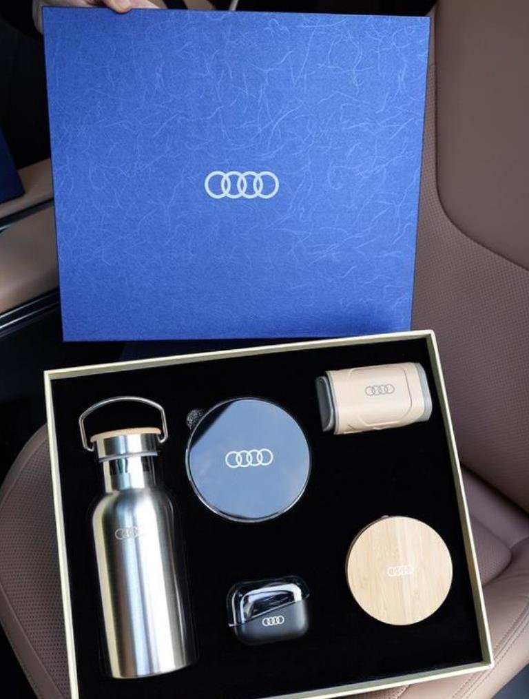 Tech Elegance Sporty Eco Style Power Bank Gift Box